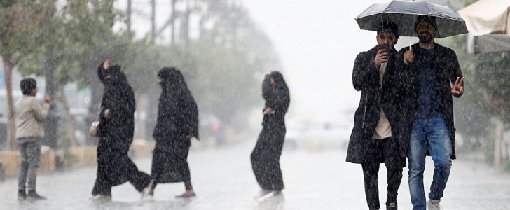 هطول الأمطار بغزارة على عدد كبير من مناطق المملكة