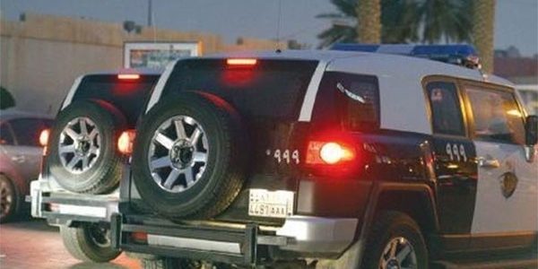 الإطاحة بسارقي السيارة اللكزس داخل الرياض